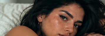 Mega Volume beauty portrait
