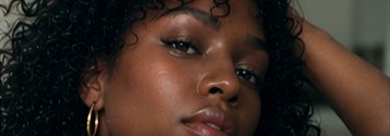 Wispy Full set beauty portrait